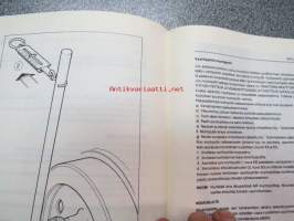 Massey-Ferguson 105 paalain - paalaimen käyttöohjekirja / baler instruction book in finnish