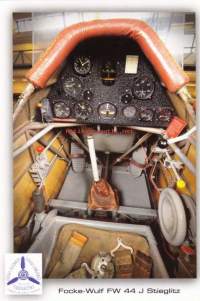Ilmailupostikortti, lentokonepostikortti - Ohjaamokuva Focke-Wulff FW 44 J Stieglitz.  Kulkematon, uusi **. (Ilmailu, lentokoneet)