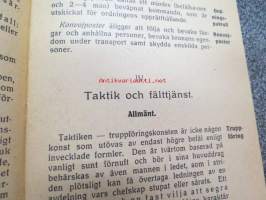 Skydskåristens minnesbok nr III, 1931, etulehdellä kuvattuna Mannerheim