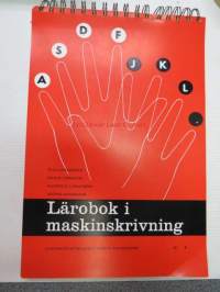 Lärobok i maskinskrivning -konekirjoituksen oppikirja, ruotsinkielinen