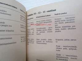 300 uutta peliä ja leikkiä (Pikatieto-sarjaa)