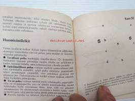 300 uutta peliä ja leikkiä (Pikatieto-sarjaa)