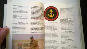 Wordsworth color handbooks - Military insignia