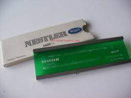 Nestler Western Germany 5602 - sabluuna alkuperäisessä kotelossa 10,5x3,5x0,5 cm