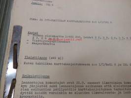 Sotakorkeakoulu 1960-luvun alkupuolen kurssimateriaalia noin 20 kansiollista - Kapteeni Mäki