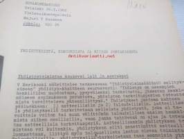 Sotakorkeakoulu 1960-luvun alkupuolen kurssimateriaalia noin 20 kansiollista - Kapteeni Mäki