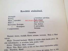 Koululaiset juhlivat