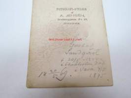 Carl Gustaf Sandqvist 20.5.1969, född 20.5.1844 i Stockholm - död i Vasa 4.5.1895 -visiittikorttivalokuva