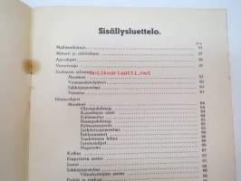 Volvo traktori T 21 käyttäjän käsikirja (Suomennos) -alkuperäisen ruotsinkielisen rinnalla tarkoitettavaksi käytetty, sillä tässä ei ole kuvia eikä kaavioita)