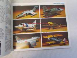Hasegawa catalogue 1981 - Kit guide -pienoismallikuvasto