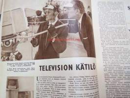 Suomen Kuvalehti 1958 nr 33, ilmestynyt 16.8.1958, sis. mm. seur. artikkelit / kuvat / mainokset; Kansikuva &quot;Ranskalaisittain laivastovierailulla&quot;, Sherwood Ready