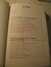 Poliitikot taistelivat - media kertoo. Suomalaisen politiikan mediapelejä 1981 - 2006