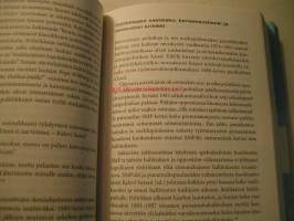 Poliitikot taistelivat - media kertoo. Suomalaisen politiikan mediapelejä 1981 - 2006