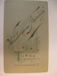 Atelier Friedrich Turku/Åbo -visiittikorttivalokuva