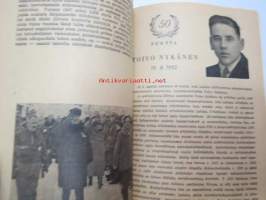 Lahden Hiihtoseuran 30-vuotis juhlajulkaisu / Salpausselän hiihdot Lahdessa 8.-9.3.1952 -ohjelma sekä historiikki (jonka kirjoittanut Toivo Tarvainen)