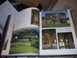 Monasteries and Monastic orders 2000 years of christian art and culture - Luostarit ja lahkot