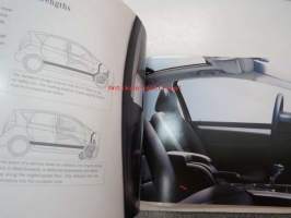 Mercedes-Benz - The new A-class -myyntiesite -brochure