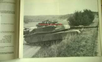 M1 Abrahams in actio - Armor number 27