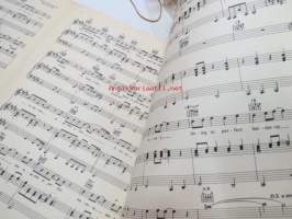 Ebony and Ivory - words and music by McCartney -nuotit