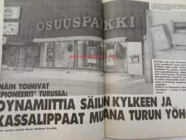 Alibi 1989 nr 9, sis. mm. artikkelit / kuvat / mainokset; Jammu, Harri Sallinen, Tapani Mäkinen, Miika Kortekallio, Petteri Snell, katso sisältö kuvista tarkemmin.
