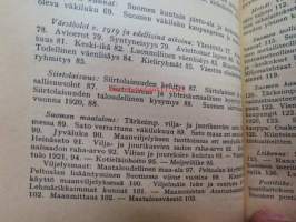 Kansanvalistusseuran Kalenteri 1922 sekä Tietokalenteri yhteensidottuna laitoksena, sis. runsaasti mainoksia, artikkeleita, tilastotietoa, rautateitten ja postin