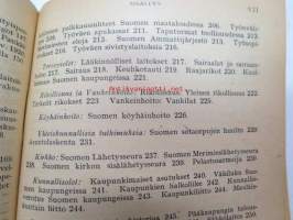 Kansanvalistusseuran Kalenteri 1922 sekä Tietokalenteri yhteensidottuna laitoksena, sis. runsaasti mainoksia, artikkeleita, tilastotietoa, rautateitten ja postin