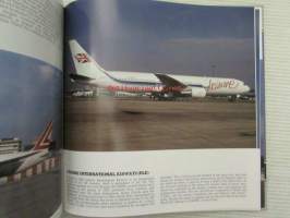 Boeing 767 - Airline Markings 10