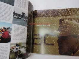 Mercedes-Benz Motorsport 2001 - Moments of Passion