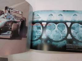 Mercedes-Benz Motorsport 2001 - Moments of Passion
