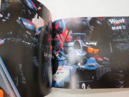 Mercedes-Benz Motorsport 2001 - Moments of Passion