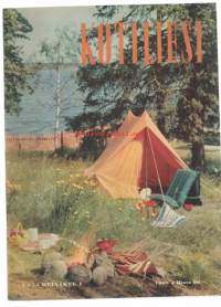 Kotiliesi 1958 nr 13 / kansi Leiriateria, hellehattu, mansikat parhaimmillaan, muovi ruokaa suojaamassa, perheenemäntä taloudessa