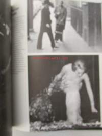 The Amazing Blonde - Dietrich&#039;s Own Style