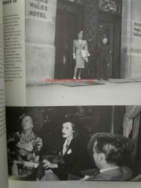 The Amazing Blonde - Dietrich&#039;s Own Style