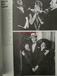 The Amazing Blonde - Dietrich&#039;s Own Style