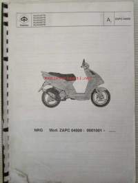 Piaggio NRG Catalogue of Spare Parts 406907  -varaosaluettelo, katso mallit kuvista tarkemmin.