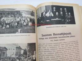 Työväen Kalenteri 1920, sis. mm. seur. artikkelit; Kansikuvan ym. kuvituskuvia mm. kalenterikuukausien vinjetit piirtänyt Ola Fogelberg, Taavi Tainio -