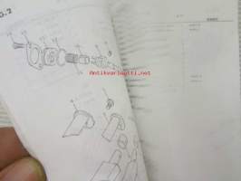 Suzuki RM250 (RJ15A) RM250K, RM250L Parts Catalogue -varaosaluettelo