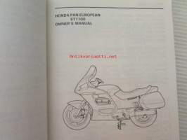 Honda Pan European ST1100 Owner&#039;s Manual -omistajan käsikirja