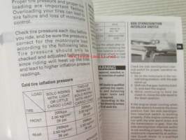 Suzuki VL1500 Owner´s manual -käyttöohjekirja