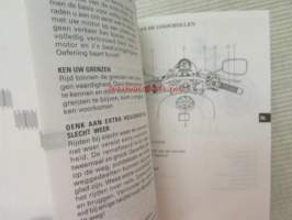 Suzuki VZ800 Owner´s manual -käyttöohjekirja
