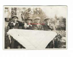 Kuin veljet keskenään 1927 Förby -   valokuva 6x9 cm