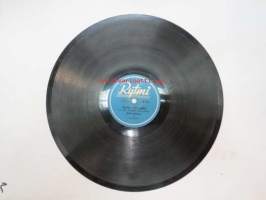 Rytmi SR 7006 Reino Helismaa - Nujulan talkooporukka - Kekkerit Mäkelän kanatarhassa -savikiekkoäänilevy, 78 rpm