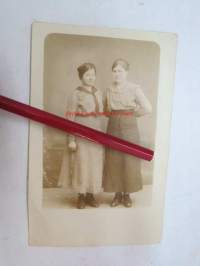 Hilda &amp; Hulda -valokuva