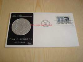 Presidentti John F. Kennedy 1964 USA ensipäiväkuori FDC hienolla metallilaatalla harvinaisempi versio