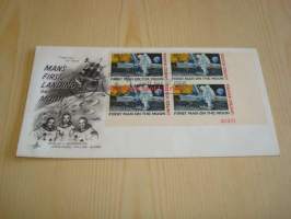 First Man on the Moon 1969 USA ensipäiväkuori FDC neljällä postimerkillä, postimerkkiarkin kulmapala, minulla on myynnissä myös kolme muuta kuorta jossa