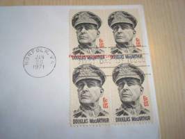 Kenraali Douglas MacArthur 1971 USA ensipäiväkuori FDC WWII, 2. maailmansota, neljällä postimerkillä