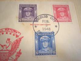 Kenraali Douglas MacArthur 1948 Philippiinit ensipäiväkuori FDC WWII, 2. maailmansota, harvinaisempi versio, kolmella erilaisella postimerkillä