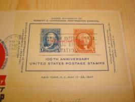 Postimerkki 100-vuotta Centenary U.S. Postage Stamp 1847-1947 USA ensipäiväkuori FDC Souvenir Sheet, mulla on kymmeniä erilaisia postimerkin 100-vuotis