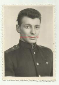Neuvostosotilas (3) Neuvostoliitto 1950-luku - valokuva   8x11 cm