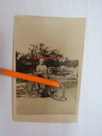 Polkupyörä &amp; palonki -valokuva